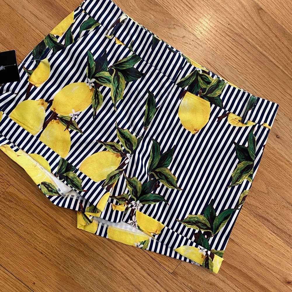 Women’s shorts size S